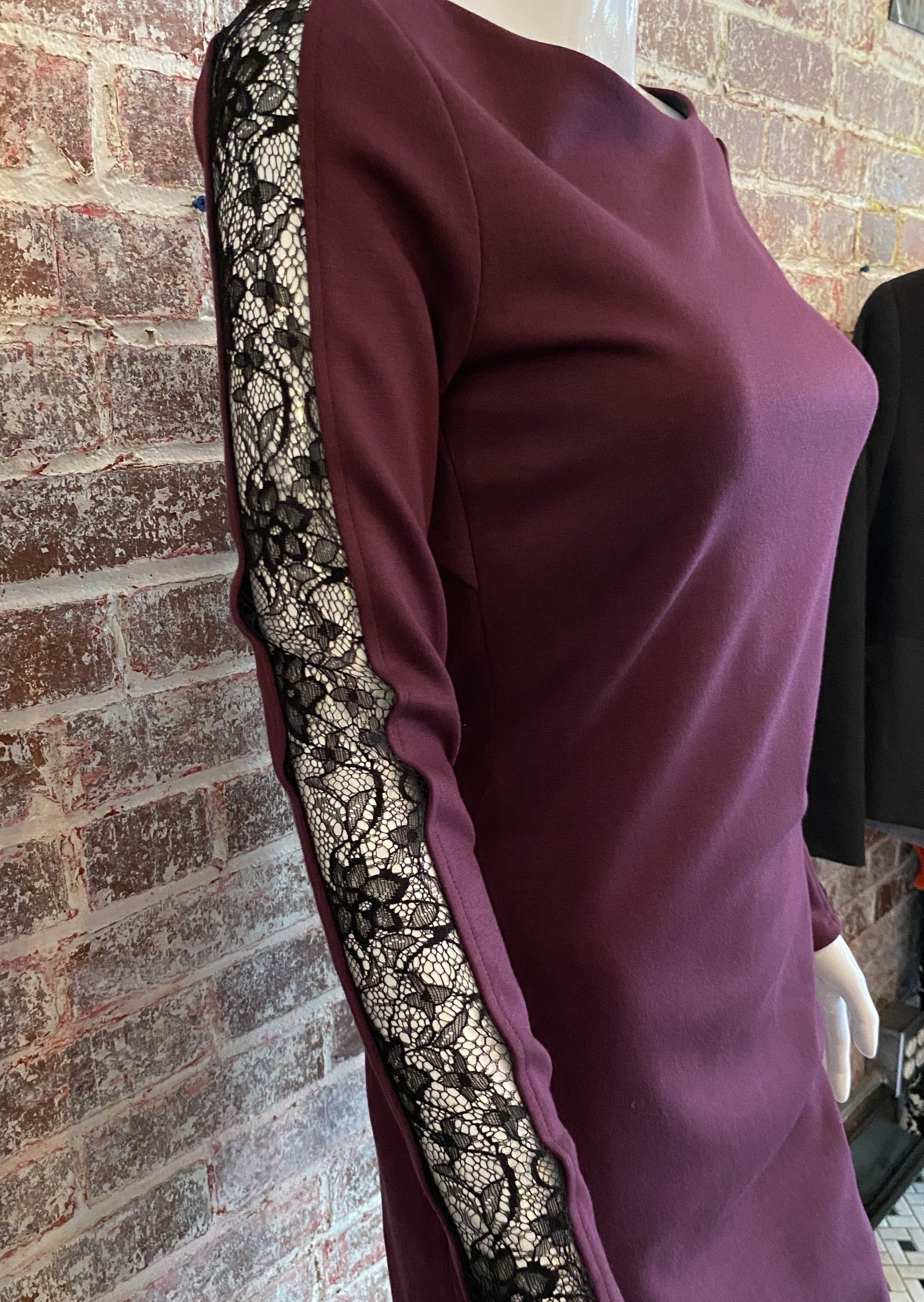 Alice + Olivia 'Dionne Strong Shoulder' Diamond Back Dress